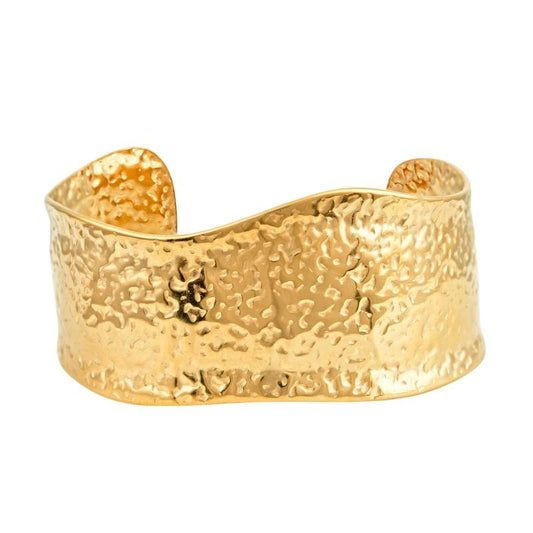 Βραχιόλι cuff με σφυρήλατη υφή.