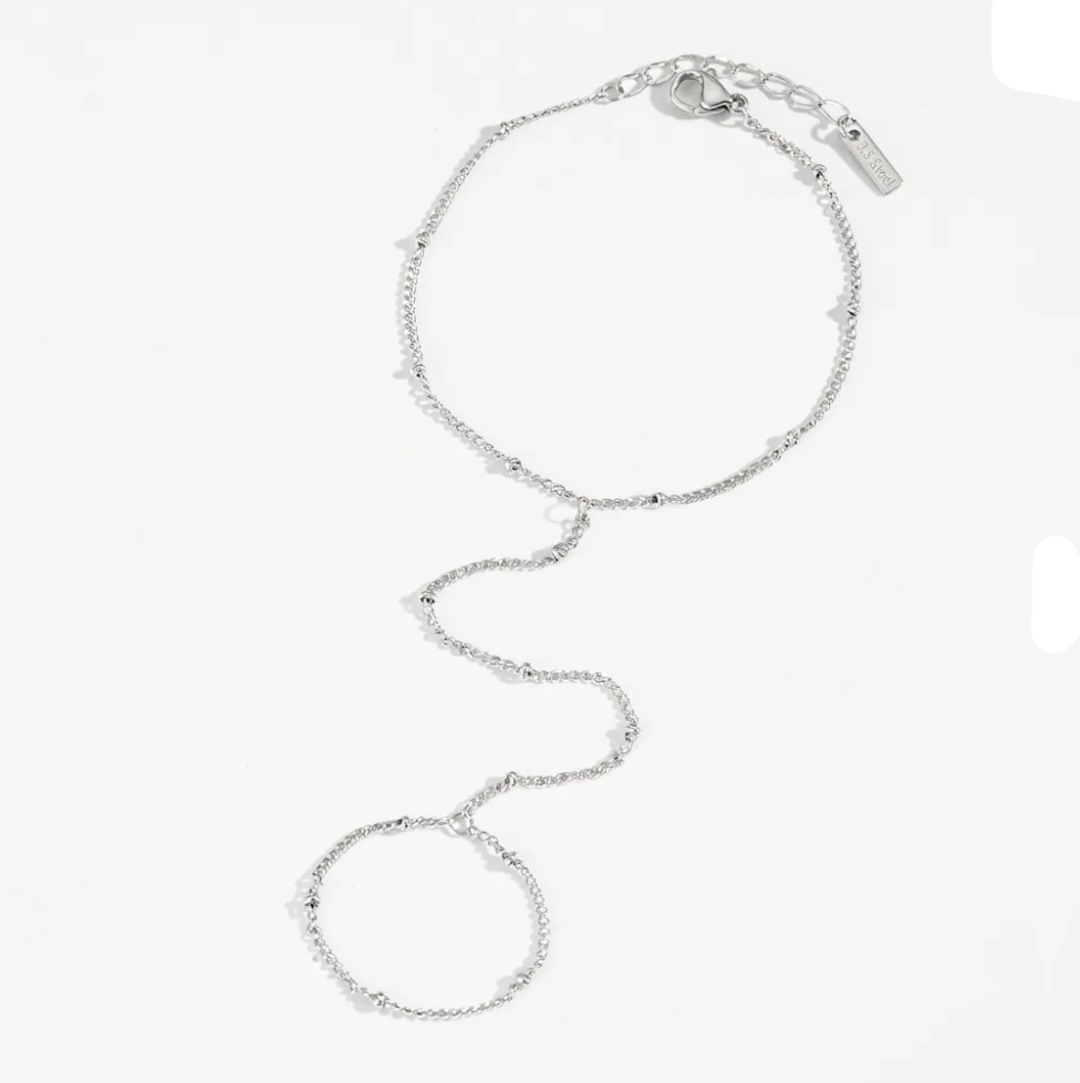 Βραχιόλι hand chain με δαχτυλίδι και διακριτικές μπίλιες
