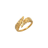 Χρυσό δαχτυλίδι φύλλα με κρύσταλλα | gold leaf ring with crystals, elegant design.